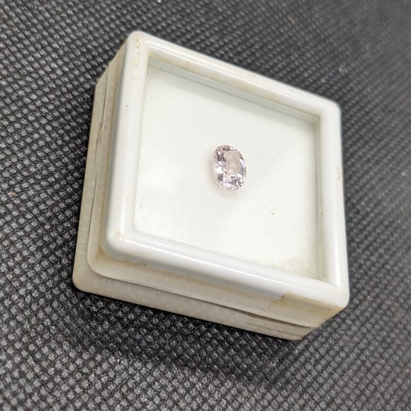 PURE pink morganite 1ct loose and new in container - Picture 2 of 3